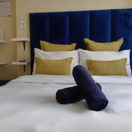 Olivia Pines Guesthouse Крюгерсдорп Экстерьер фото