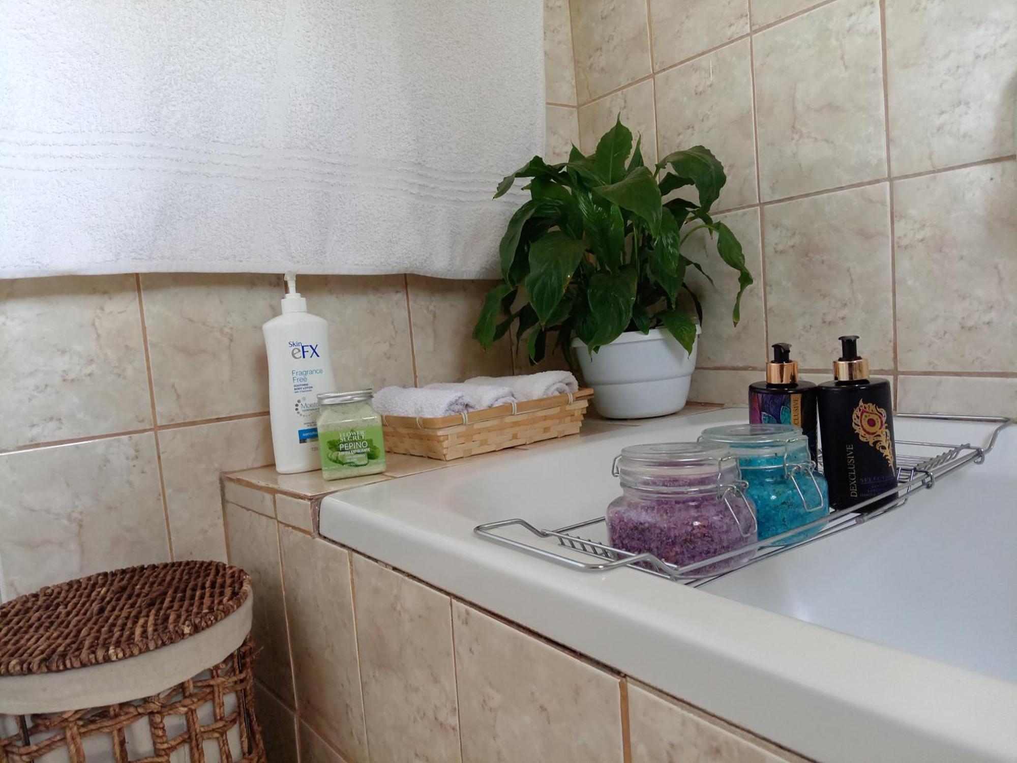 Olivia Pines Guesthouse Крюгерсдорп Экстерьер фото