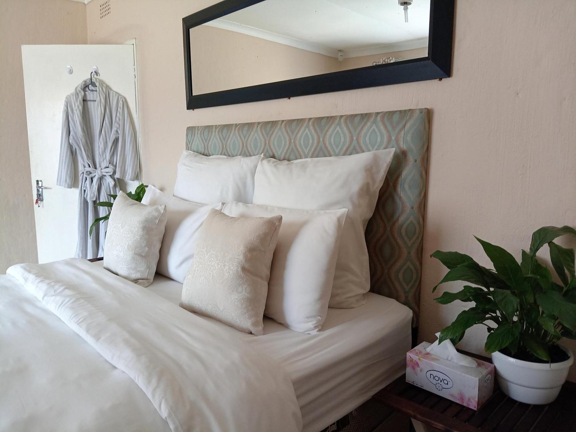 Olivia Pines Guesthouse Крюгерсдорп Экстерьер фото