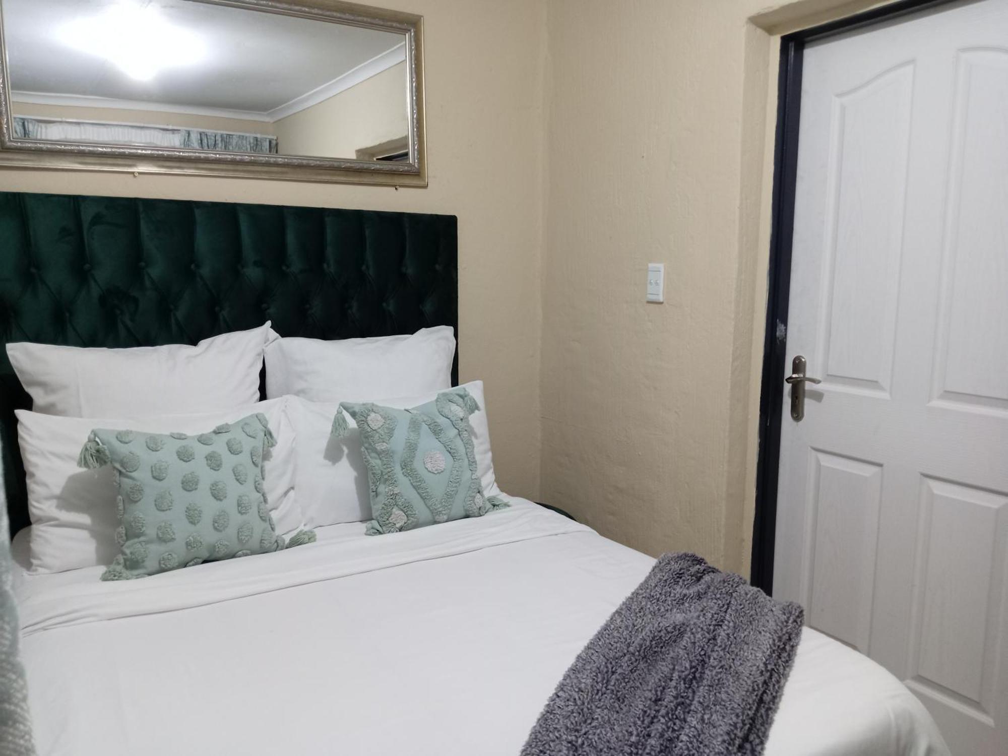 Olivia Pines Guesthouse Крюгерсдорп Номер фото