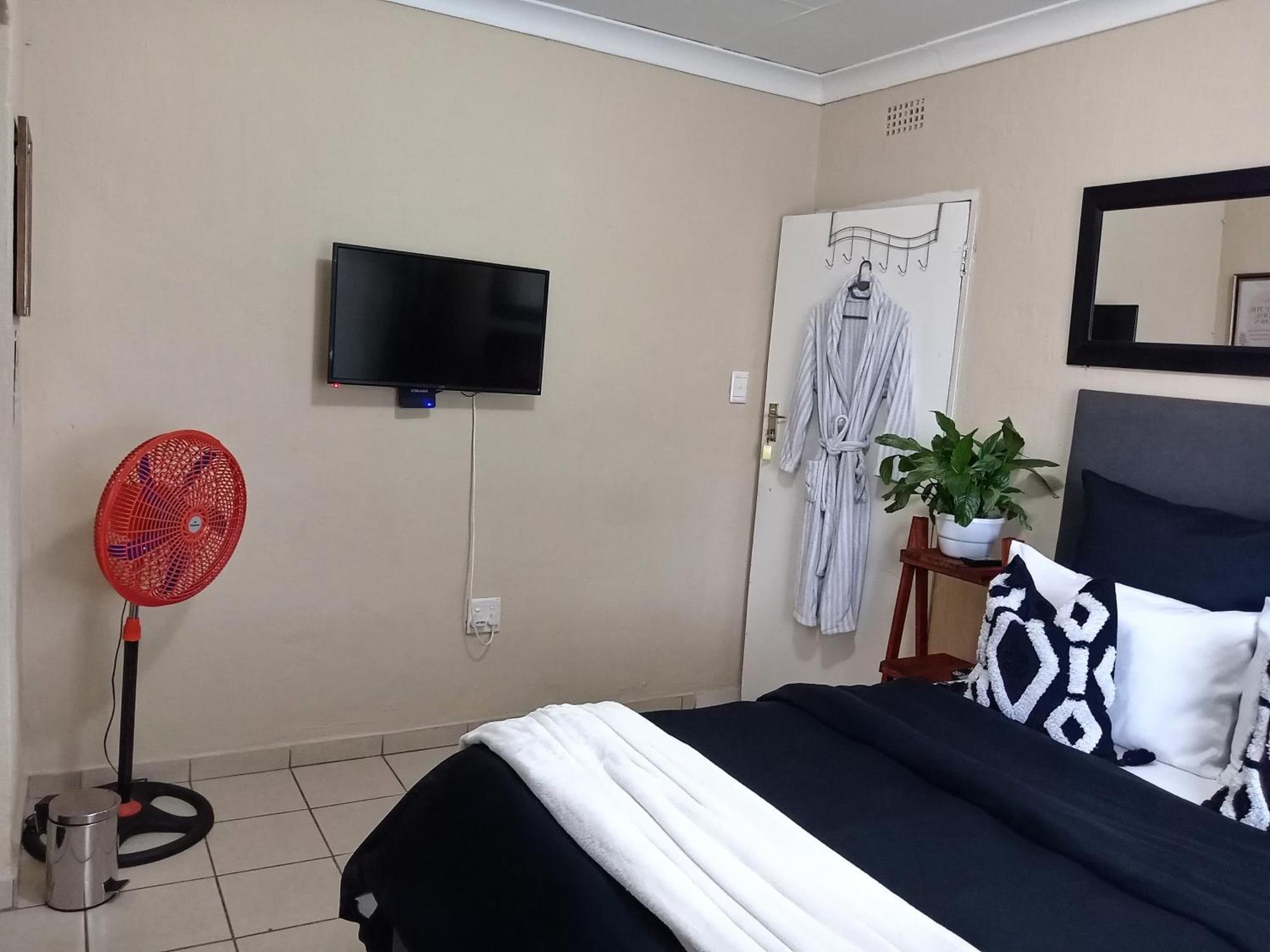 Olivia Pines Guesthouse Крюгерсдорп Экстерьер фото